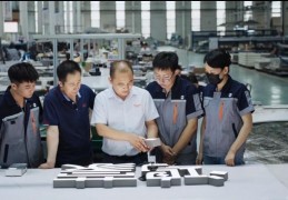从标识制造到商业空间展示系统，百和仕的17年深耕之路