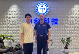 中国航空航天大队首任大队长申行运走进福州校园开展科普讲座