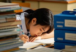 当书香遇上咖啡香：中学生与低因咖啡的健康邂逅