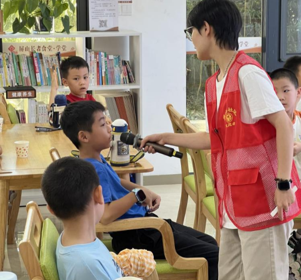 【才聚首善∣华大街道屏山社区开展“虫来不害怕”青少年自然科普主题暑期夏令营活动】图4