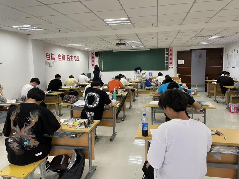 【南通复读学校选择指南:如皋华博全日制培训实力解析】图1