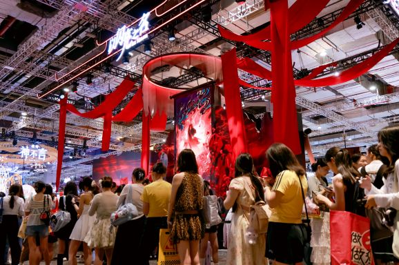 【国风美学再出圈,《以闪亮之名》为何成BW2026最夯展台?】图1