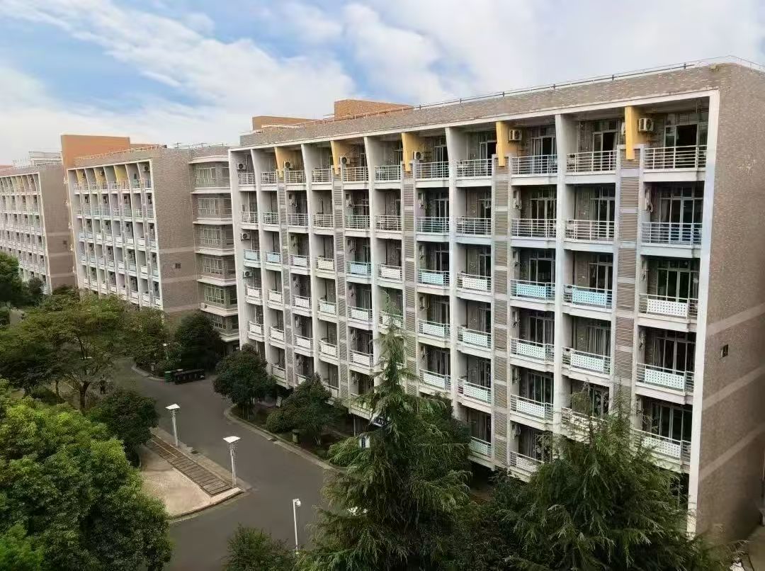 高考复读职校测评：浙江万人职业技能培训学校服务实录