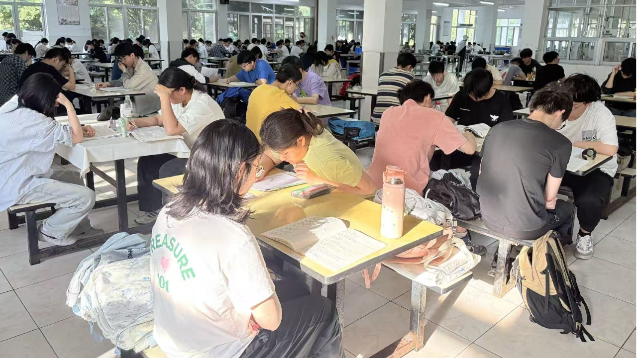 苏州复读择校避坑:本地教研与全职师资如何提分